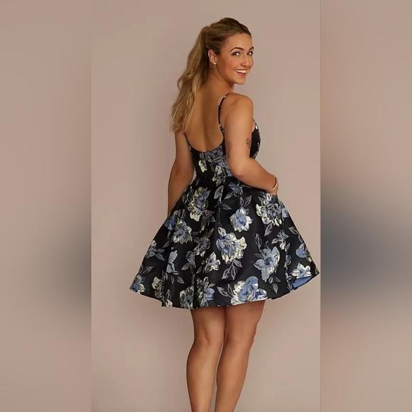 JULES &‎ CLEO (David's Bridal), Plunging Metallic Floral Brocade A-Line Dress, 6 - Picture 2 of 16